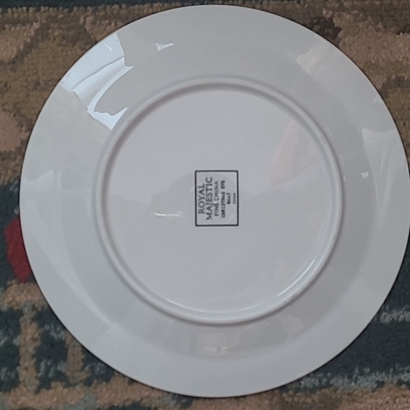 ROYAL MAJESTIC FINE CHINA 'CHRISTMAS EVE' PLATES SET OF 4 - Picture 10 of 15